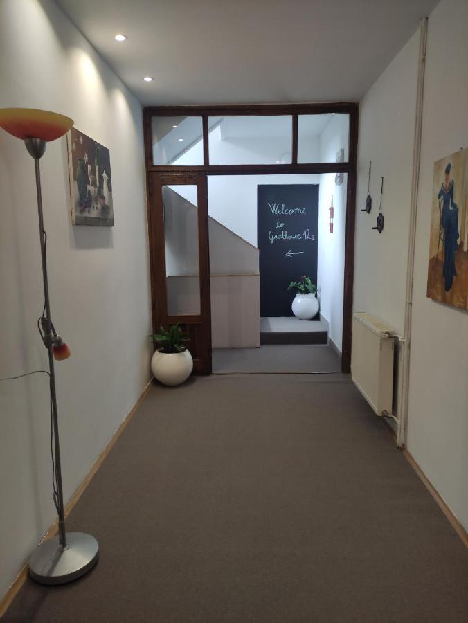 Guesthouse 12A プリシュティナ エクステリア 写真